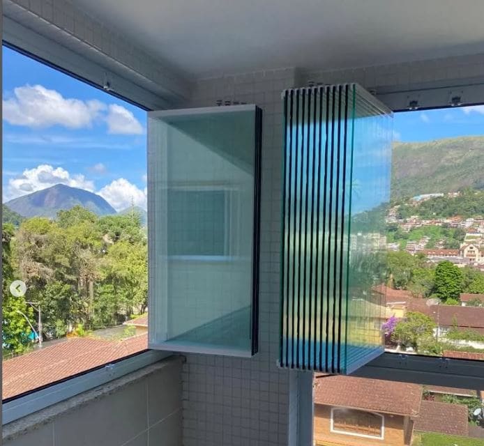 Cortina de Vidro com Folhas Articuladas em Blumenau - Blumenau Vidros