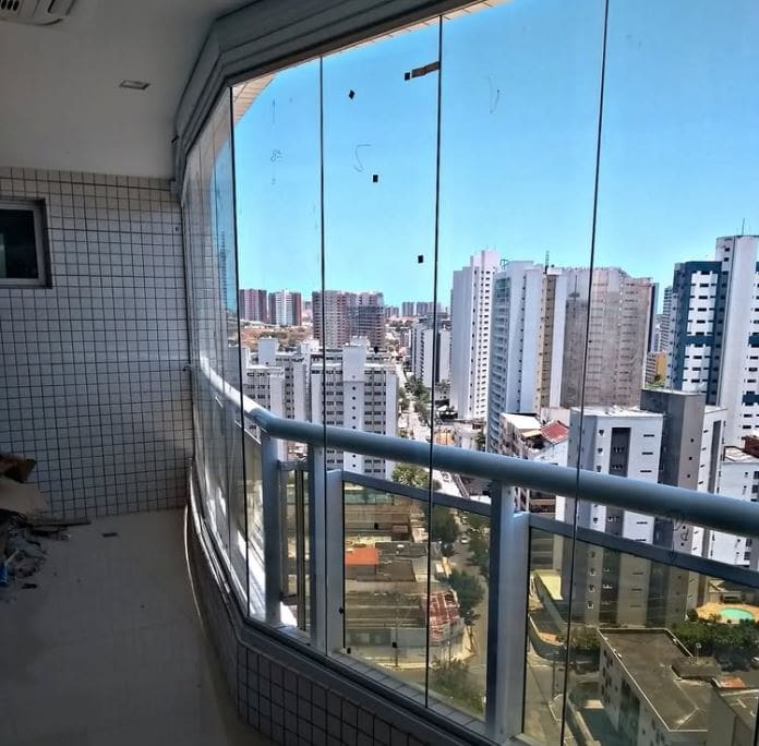 Cortina de vidro para sacada de apartamento Blumenau