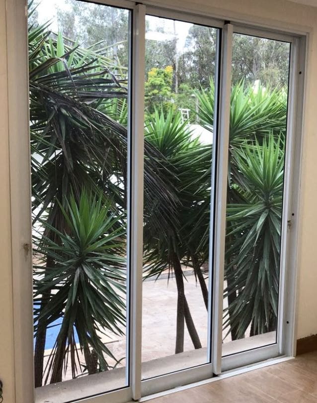 Vidraçaria na Água Verde Blumenau - Portas e divisórias de vidro temperado